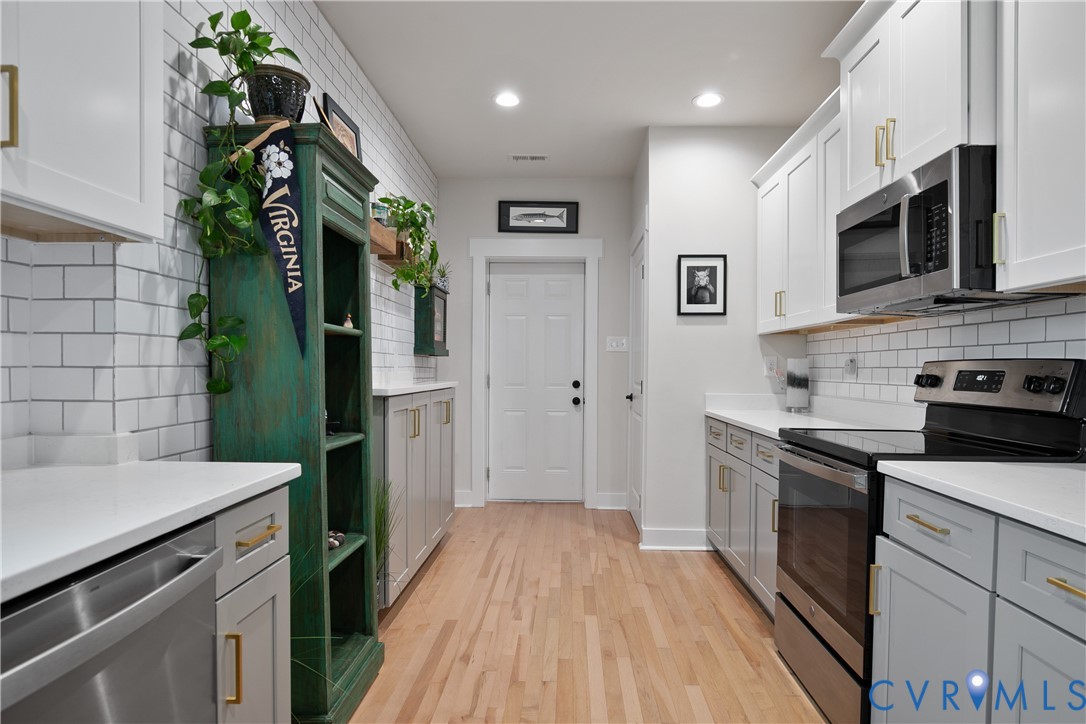 5400 Bloomingdale Ave