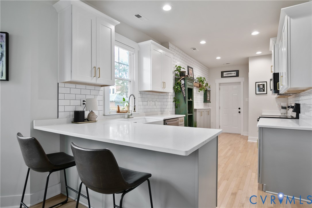 5400 Bloomingdale Ave