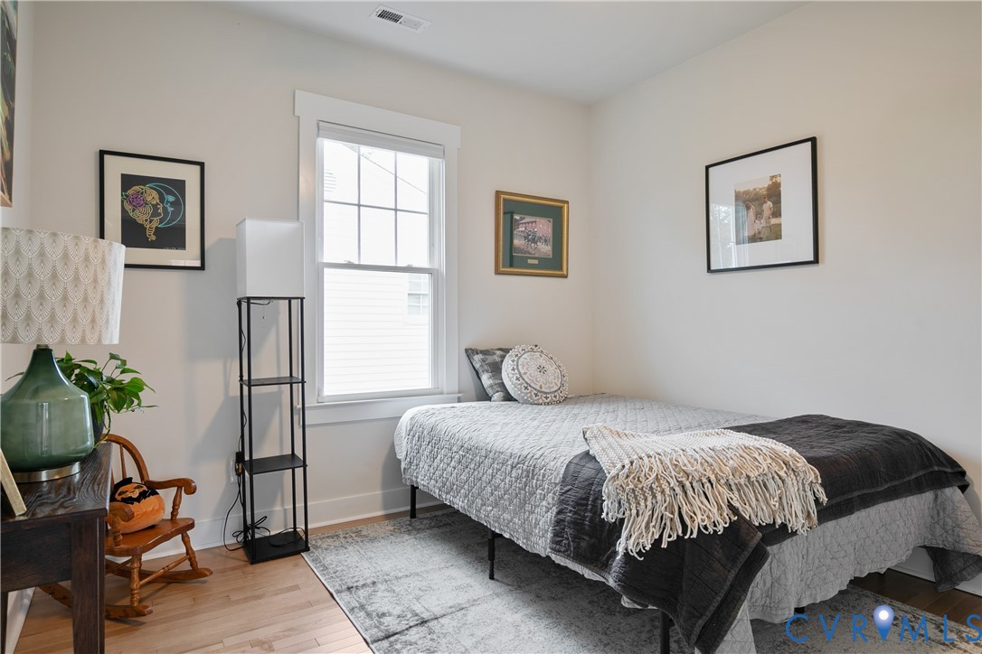 5400 Bloomingdale Ave