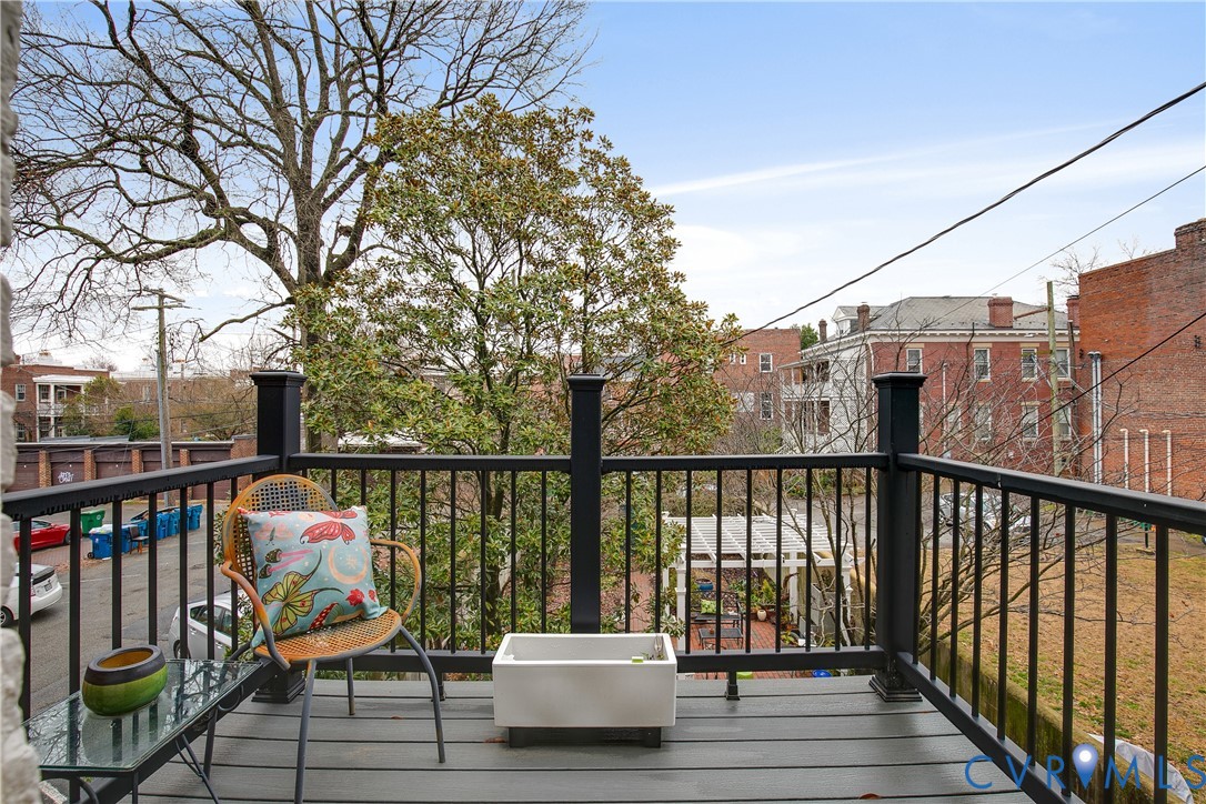 409 N Arthur Ashe Blvd