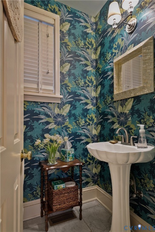 409 N Arthur Ashe Blvd