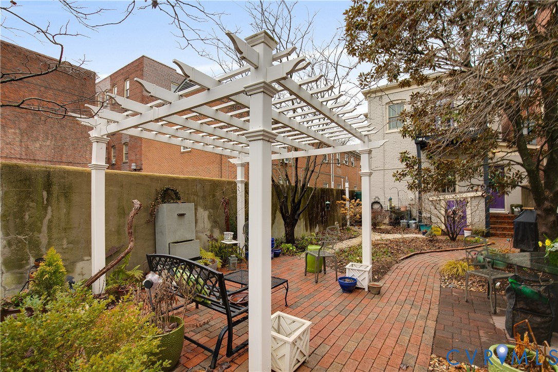 409 N Arthur Ashe Blvd