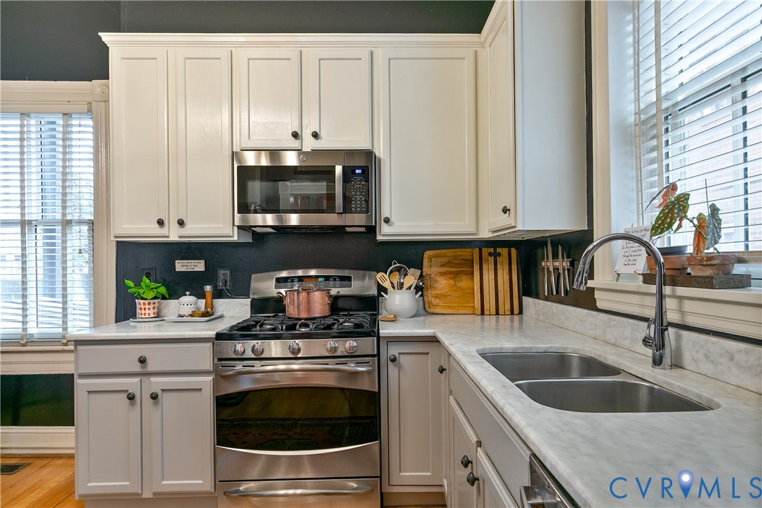 409 N Arthur Ashe Blvd