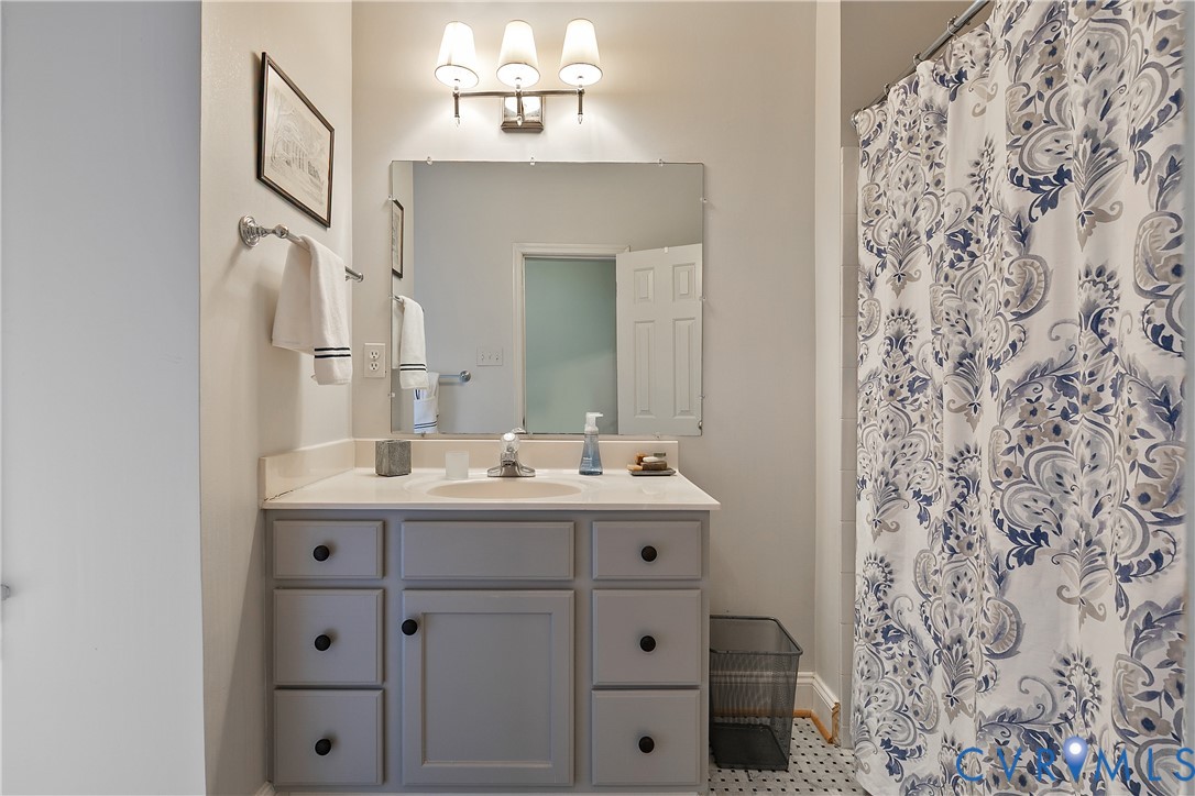 409 N Arthur Ashe Blvd