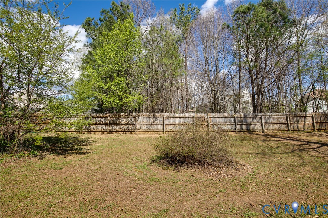 13613 Laketree Dr