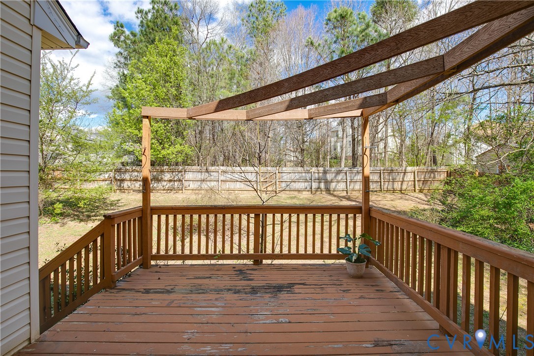 13613 Laketree Dr