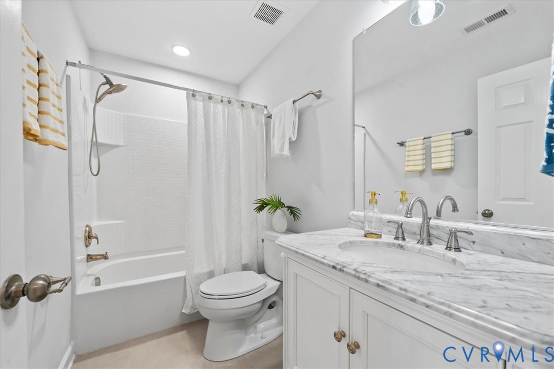 4823 Sapphire Dr Unit#4823