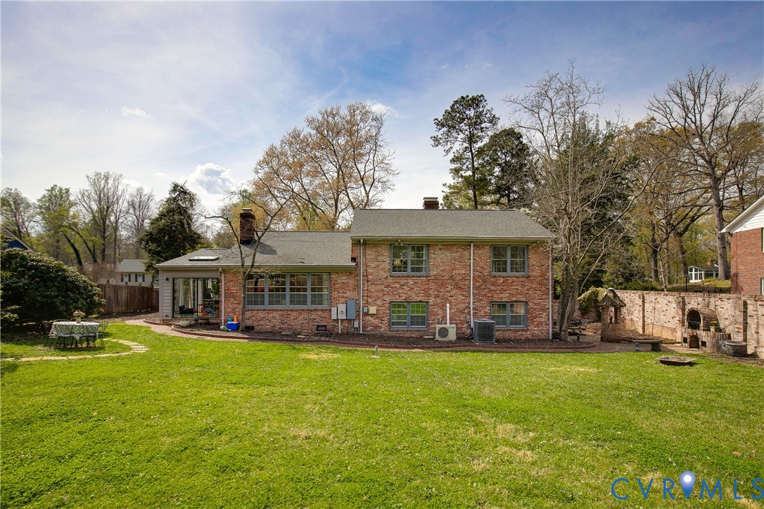 3041 Darnley Dr