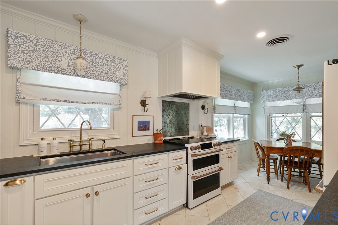 3041 Darnley Dr