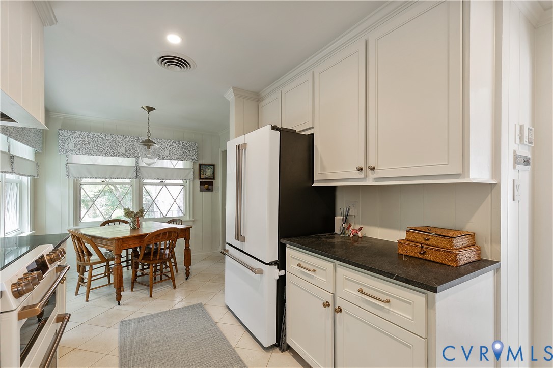 3041 Darnley Dr