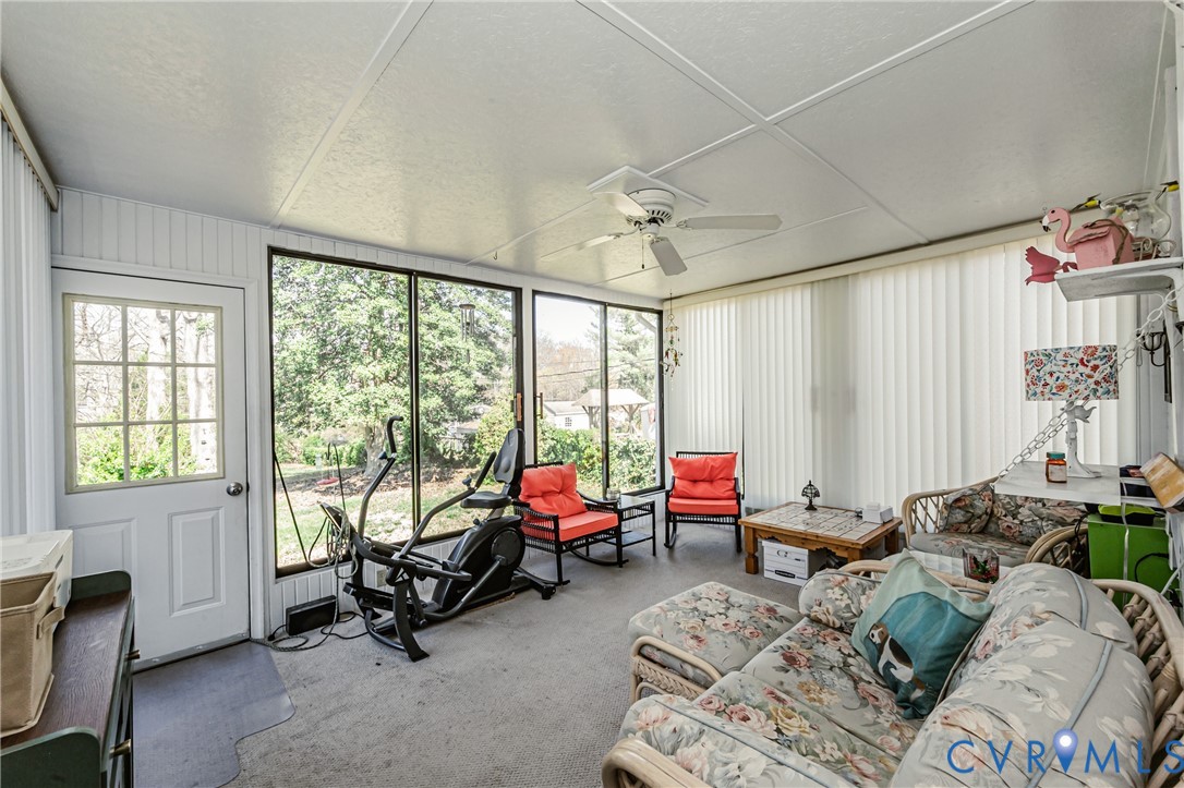 7712 Mendota Dr
