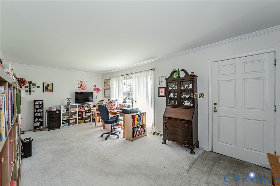 7712 Mendota Dr