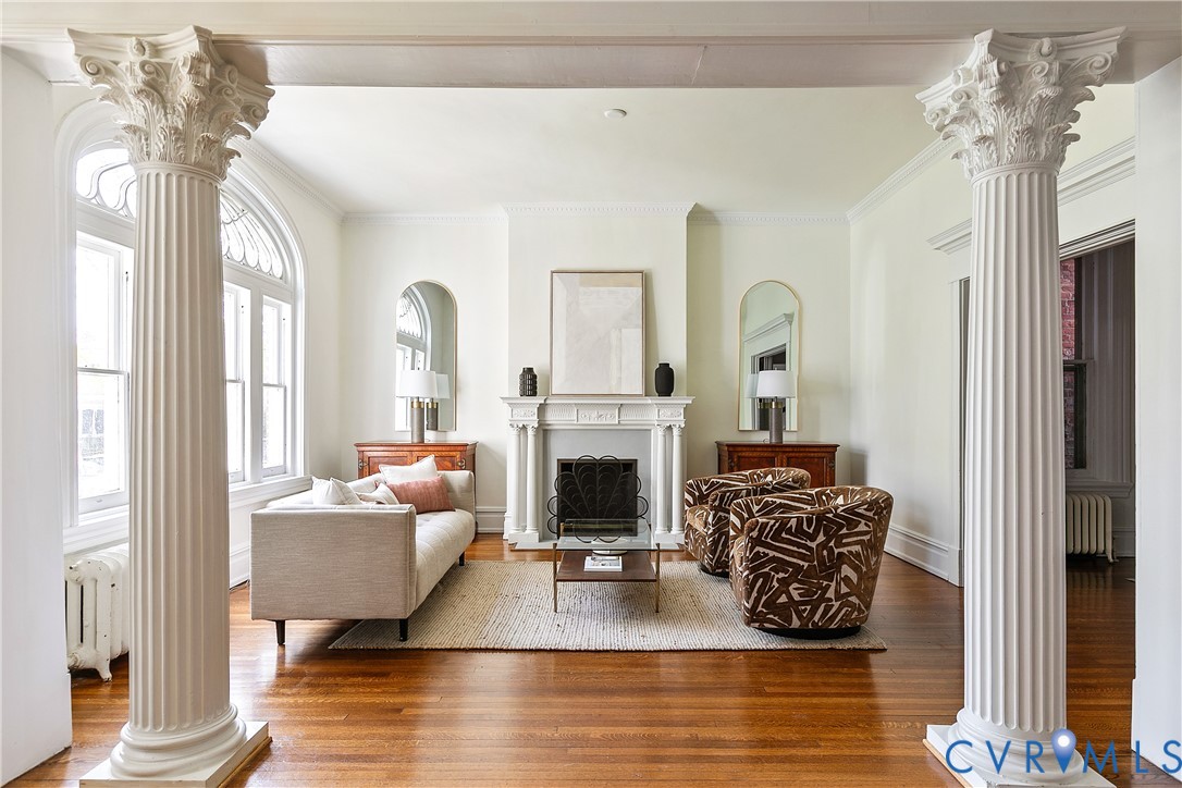 1209 W Franklin St