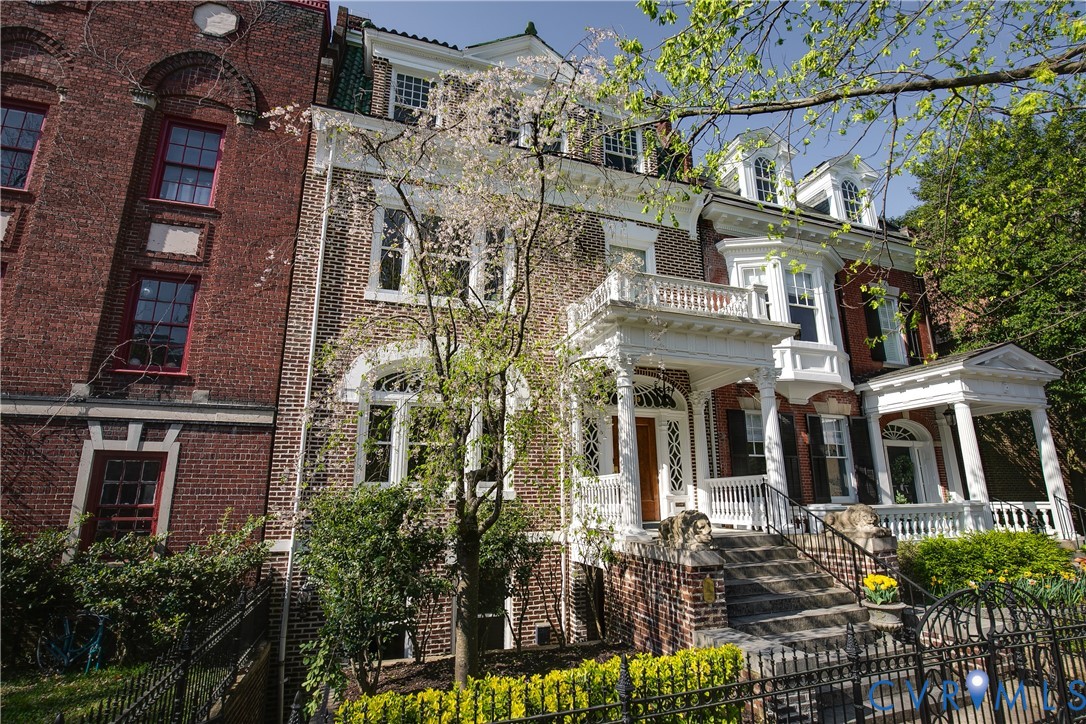 1209 W Franklin St