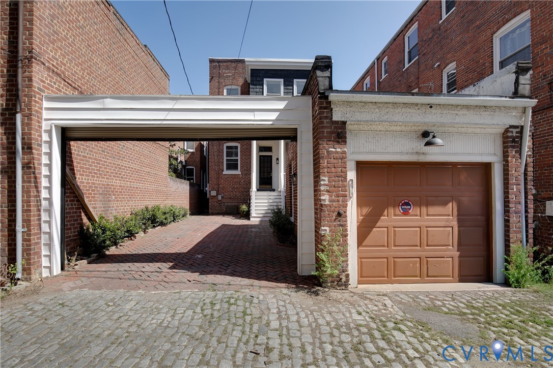 1209 W Franklin St