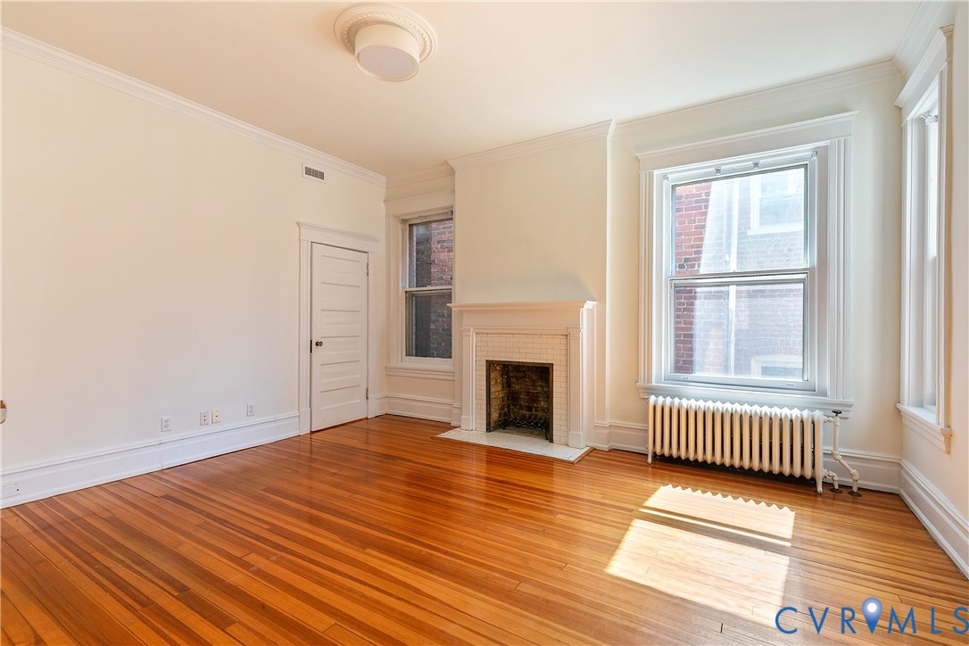 1209 W Franklin St