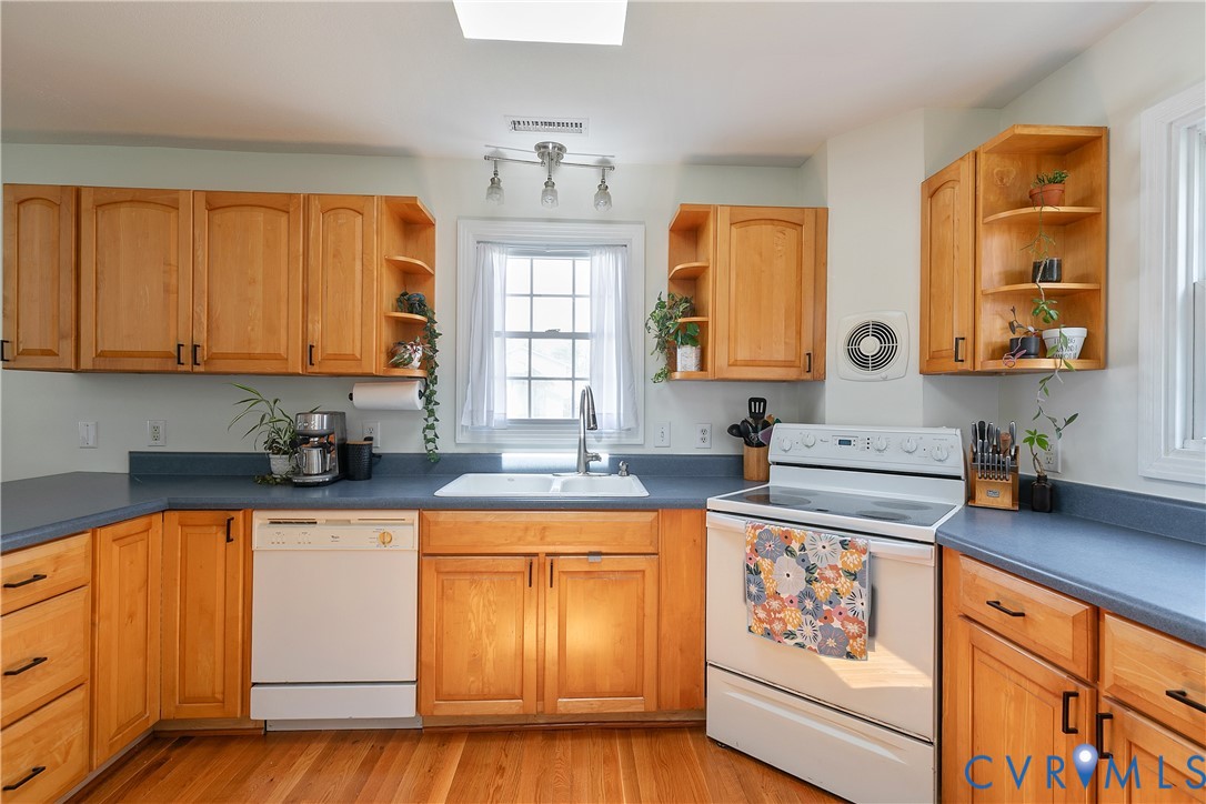 7607 Chamberlayne Ave