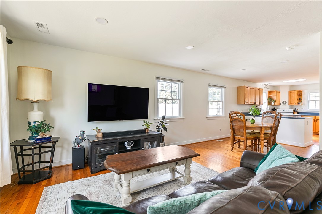 7607 Chamberlayne Ave