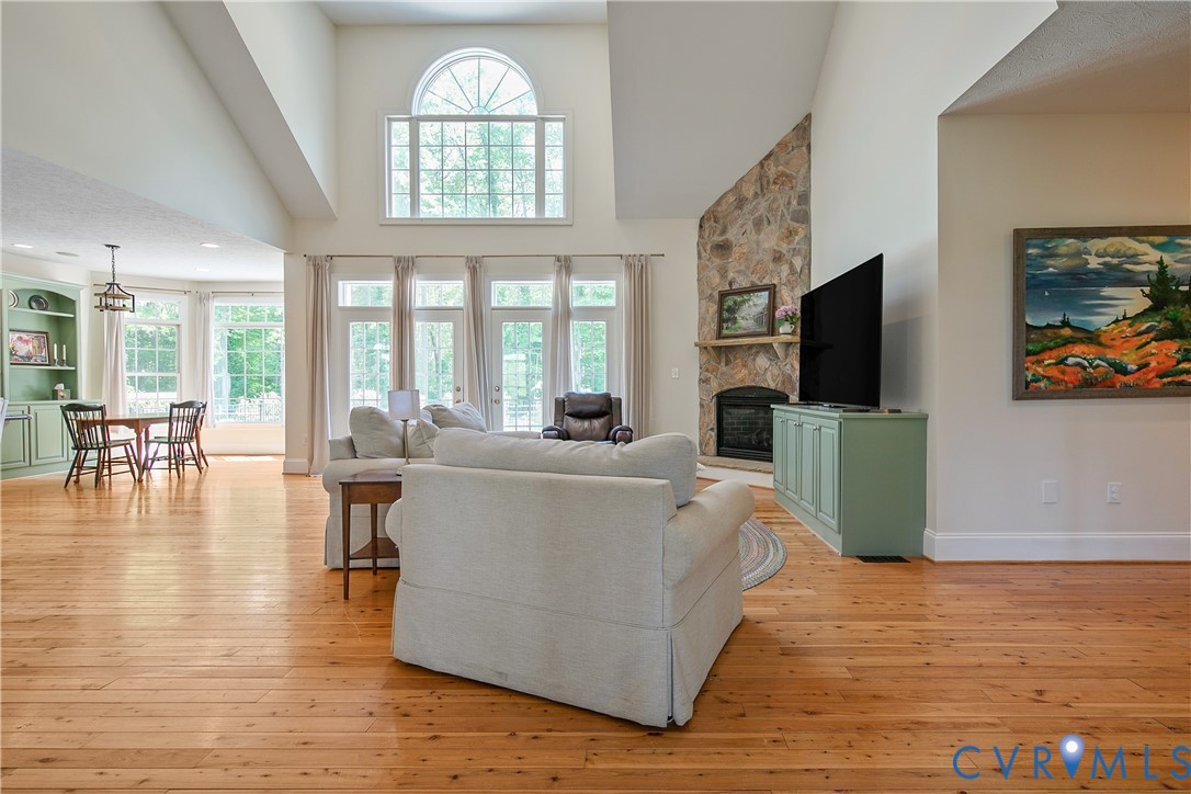 5297 Deer Beagle Ln