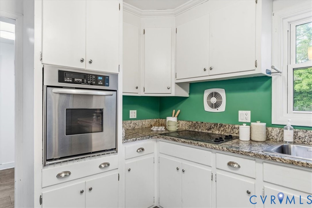 8211 Colebrook Rd