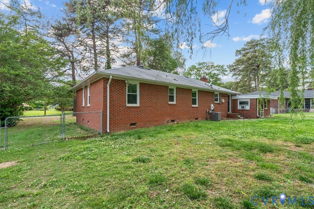8211 Colebrook Rd