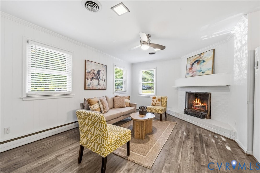 8211 Colebrook Rd