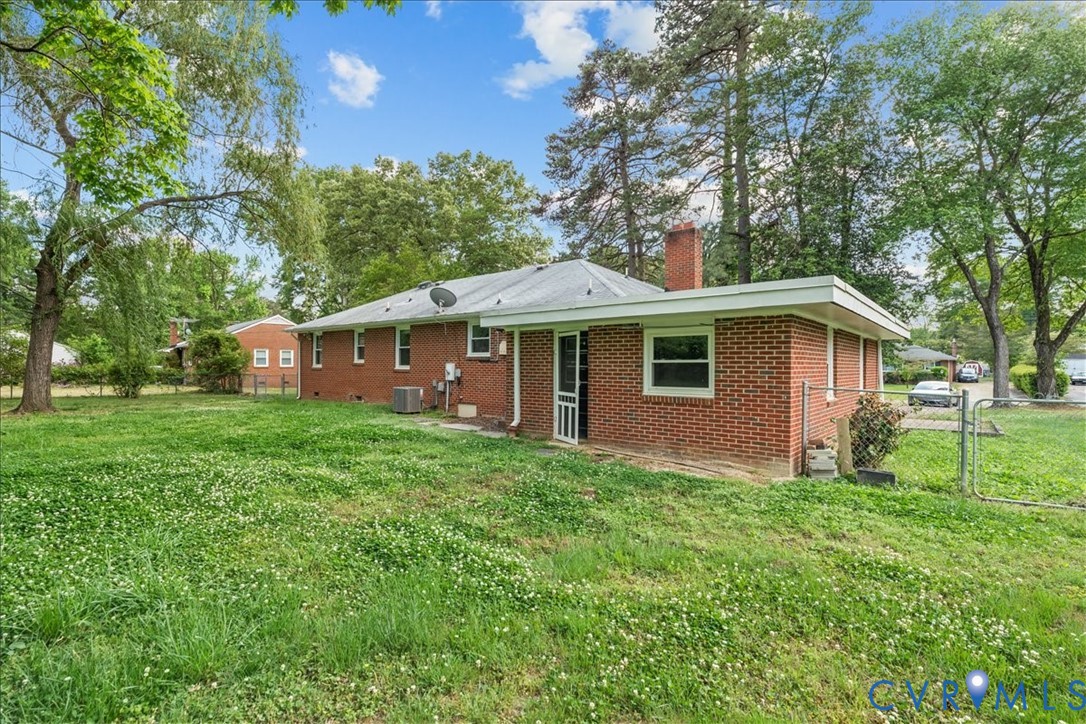 8211 Colebrook Rd