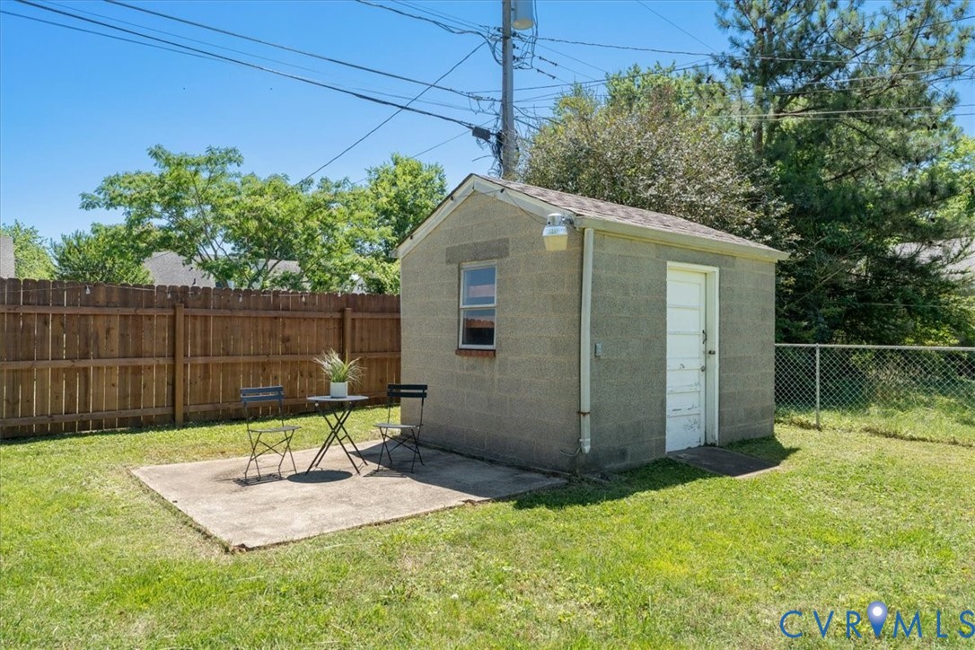 2331 Carlisle Ave