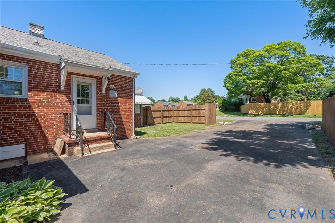 2331 Carlisle Ave