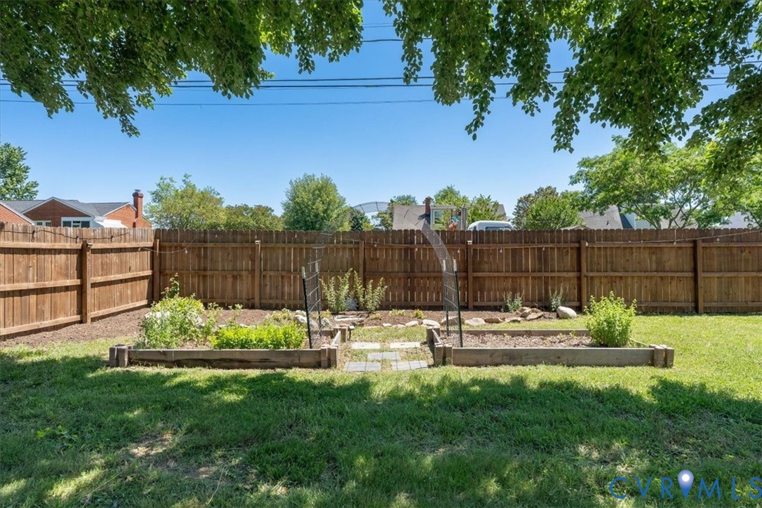 2331 Carlisle Ave