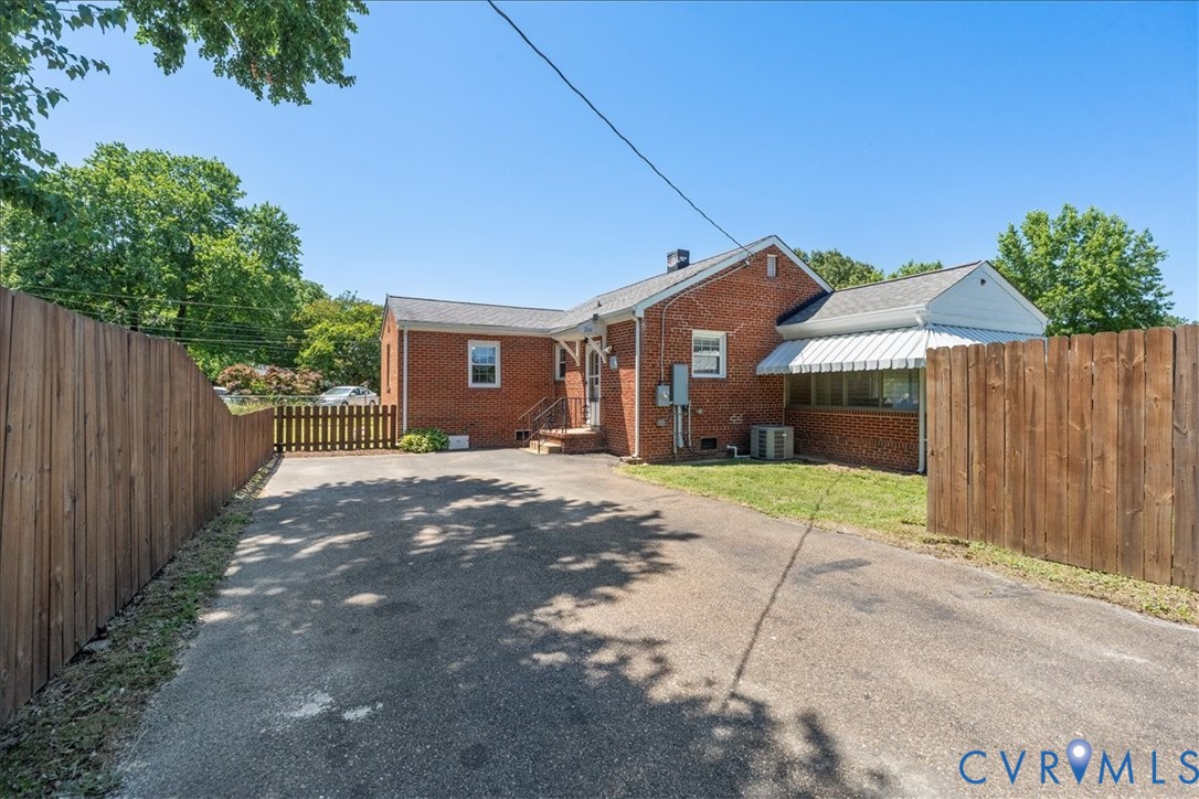 2331 Carlisle Ave