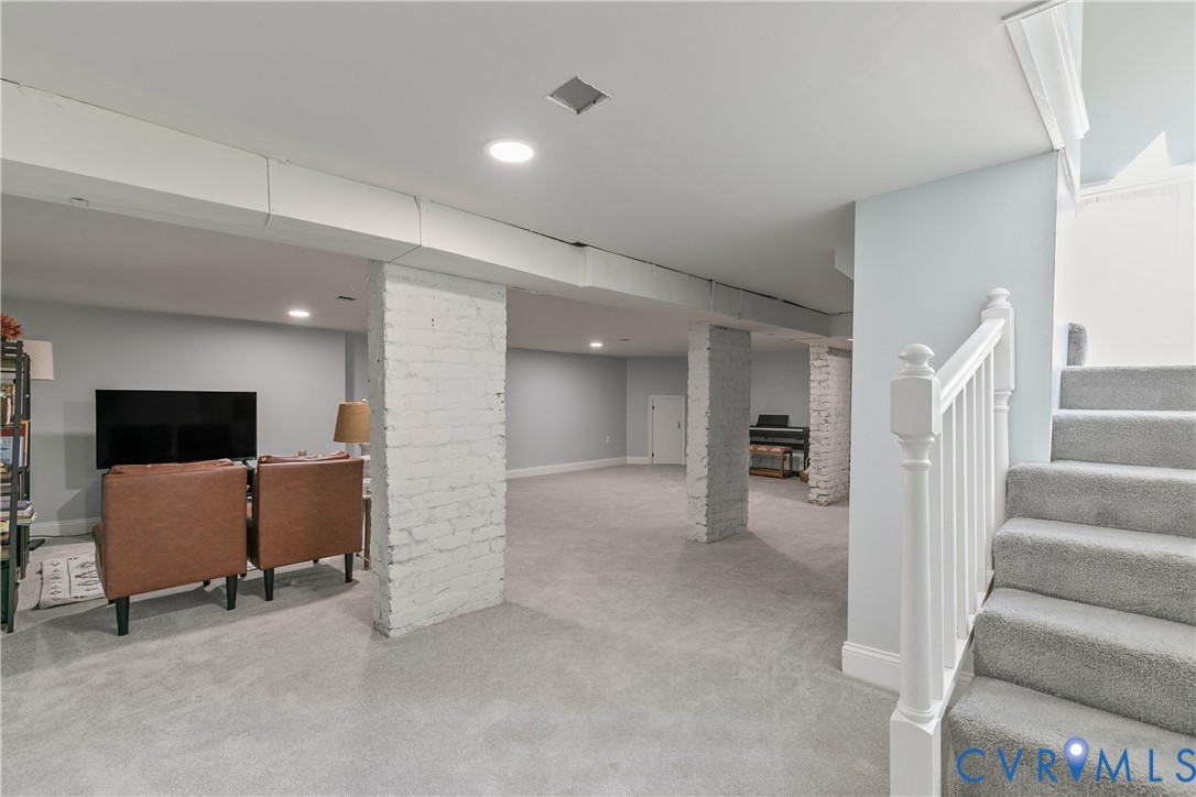 2207 2nd Ave