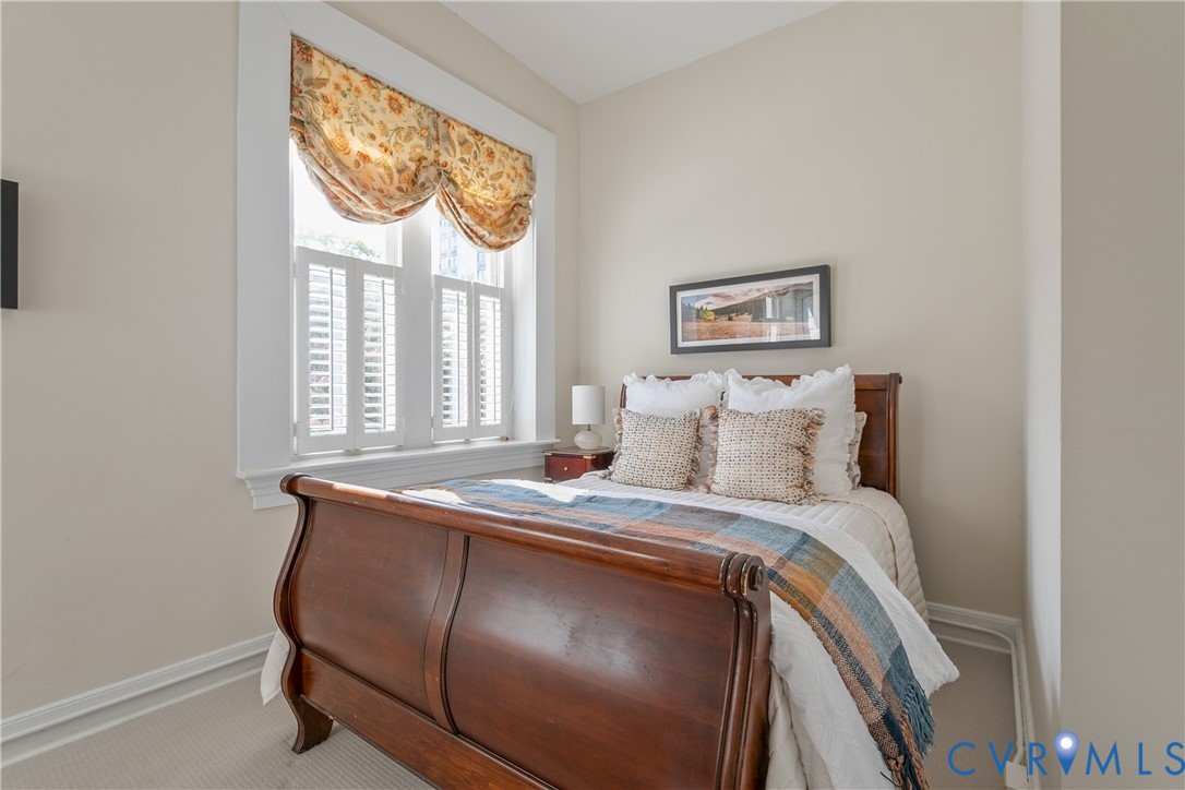 212 W Franklin St Unit#U204
