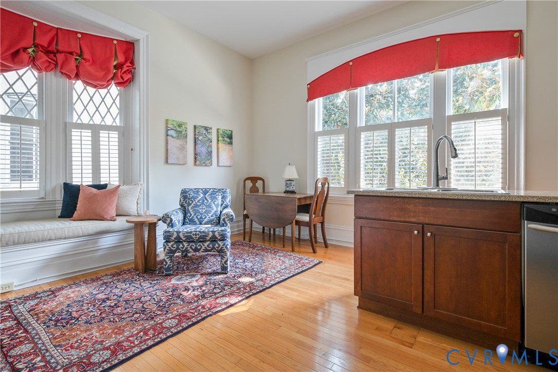 212 W Franklin St Unit#U204