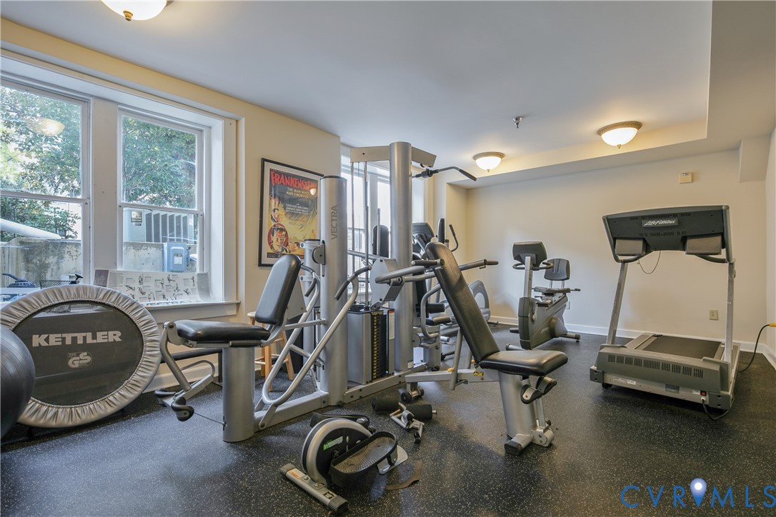 212 W Franklin St Unit#U204