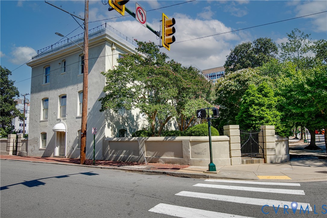 212 W Franklin St Unit#U204