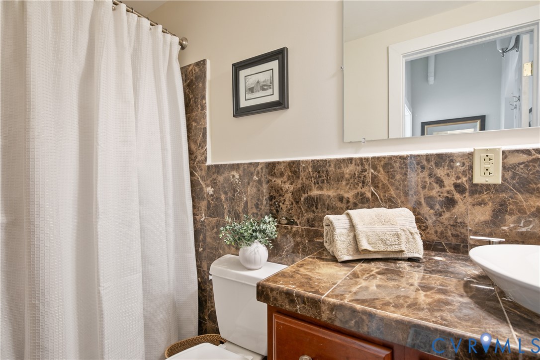 212 W Franklin St Unit#U204