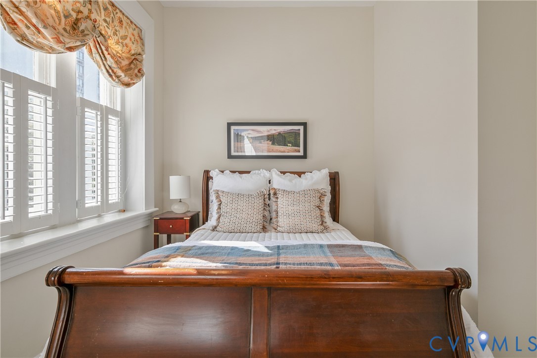 212 W Franklin St Unit#U204