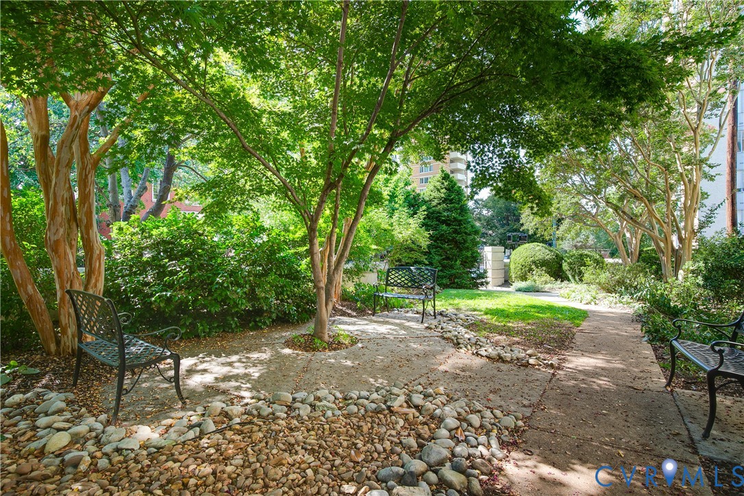 212 W Franklin St Unit#U204