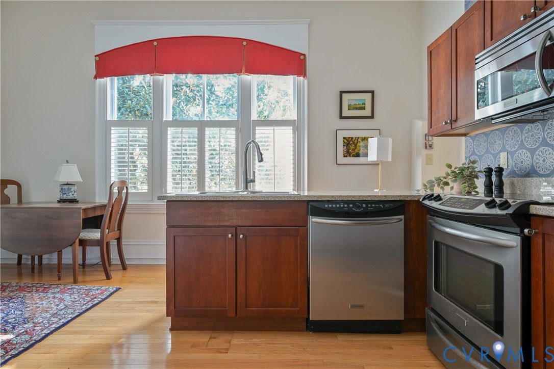 212 W Franklin St Unit#U204