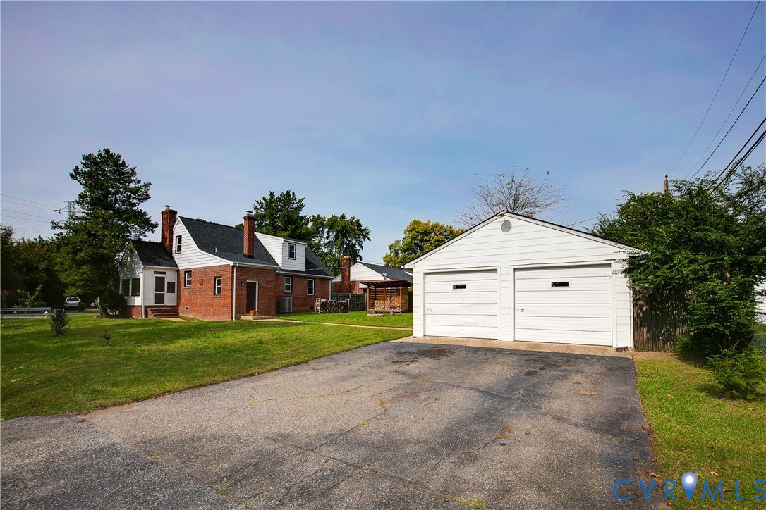 1355 Evergreen Ave