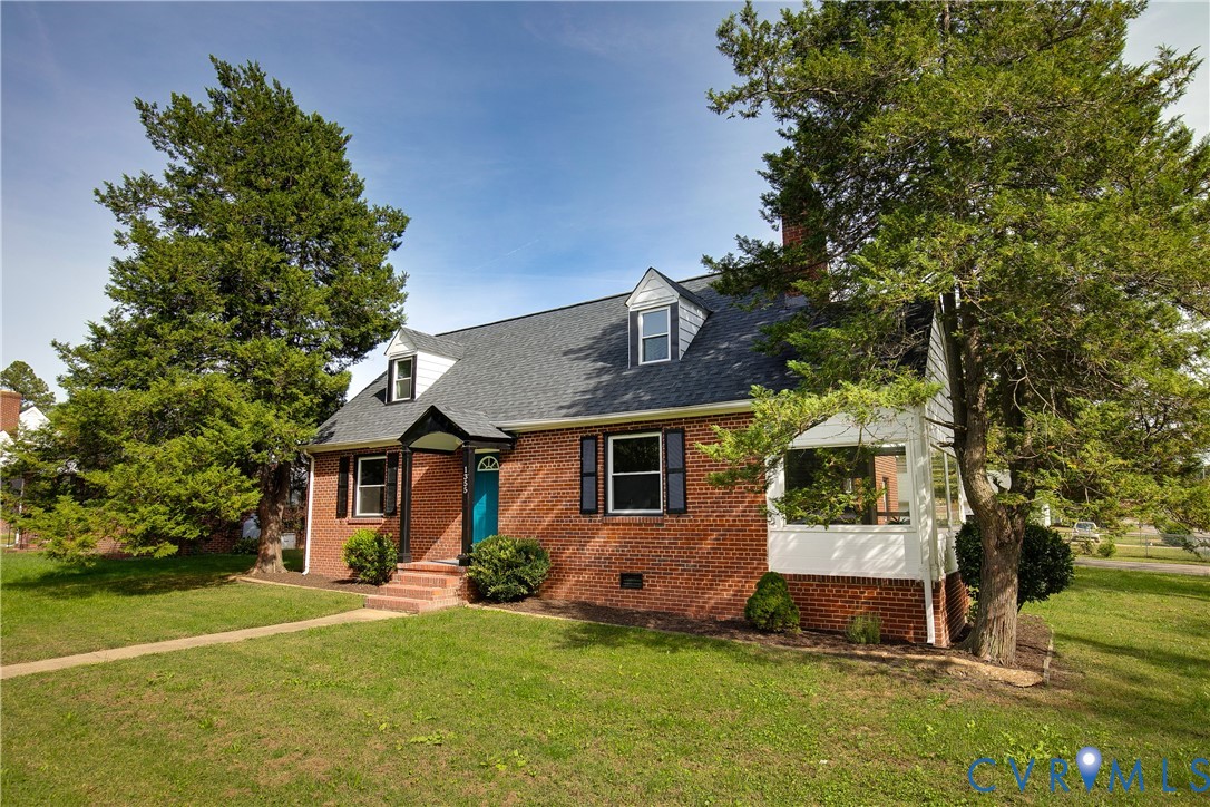1355 Evergreen Ave