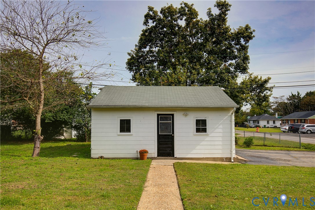 1355 Evergreen Ave