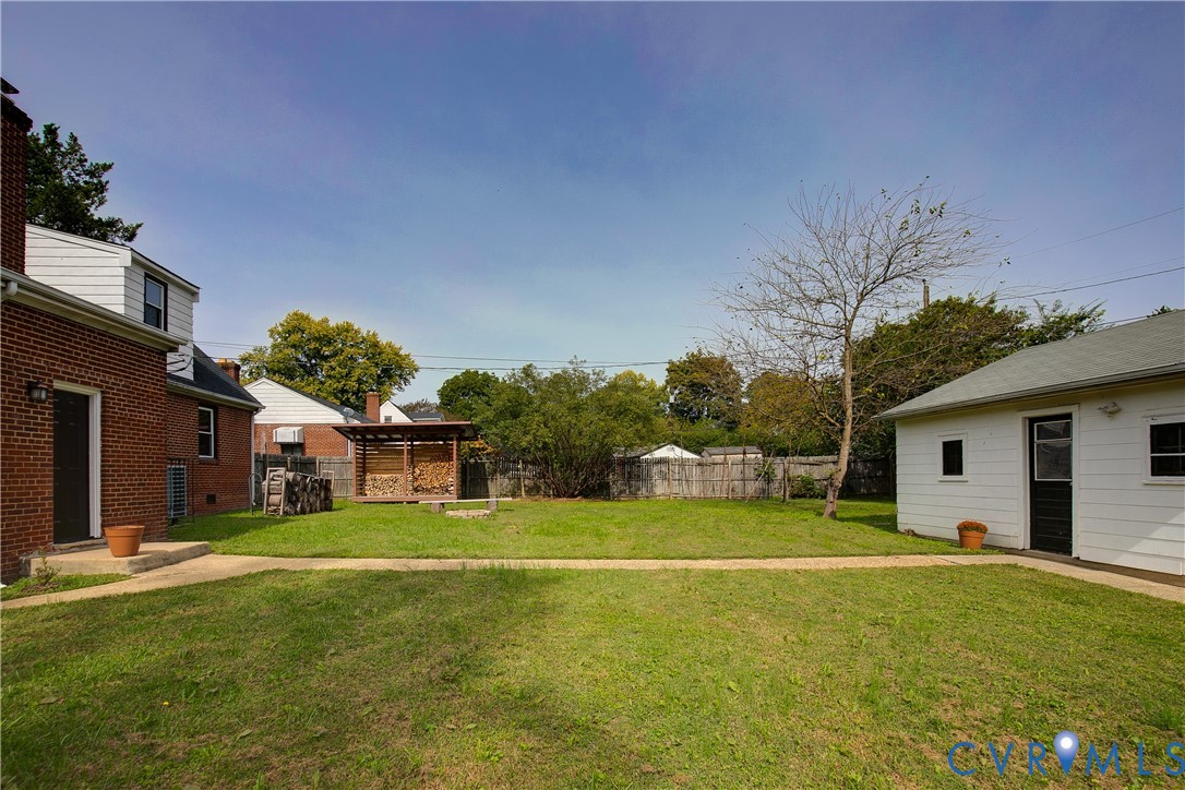 1355 Evergreen Ave