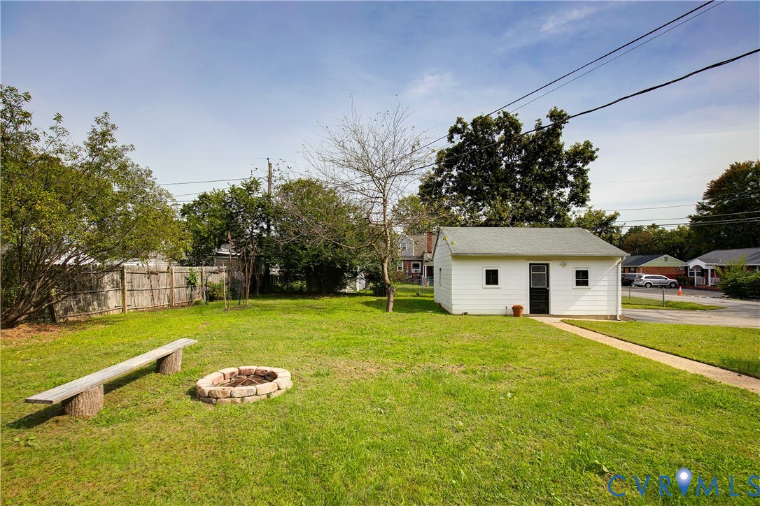 1355 Evergreen Ave