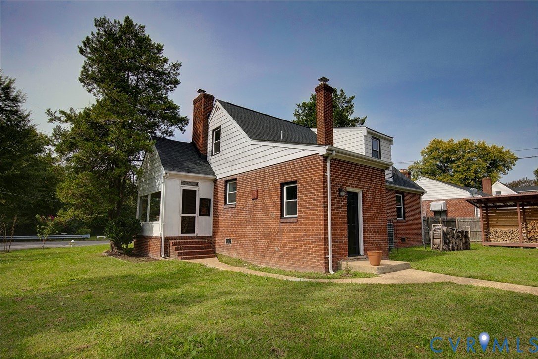 1355 Evergreen Ave