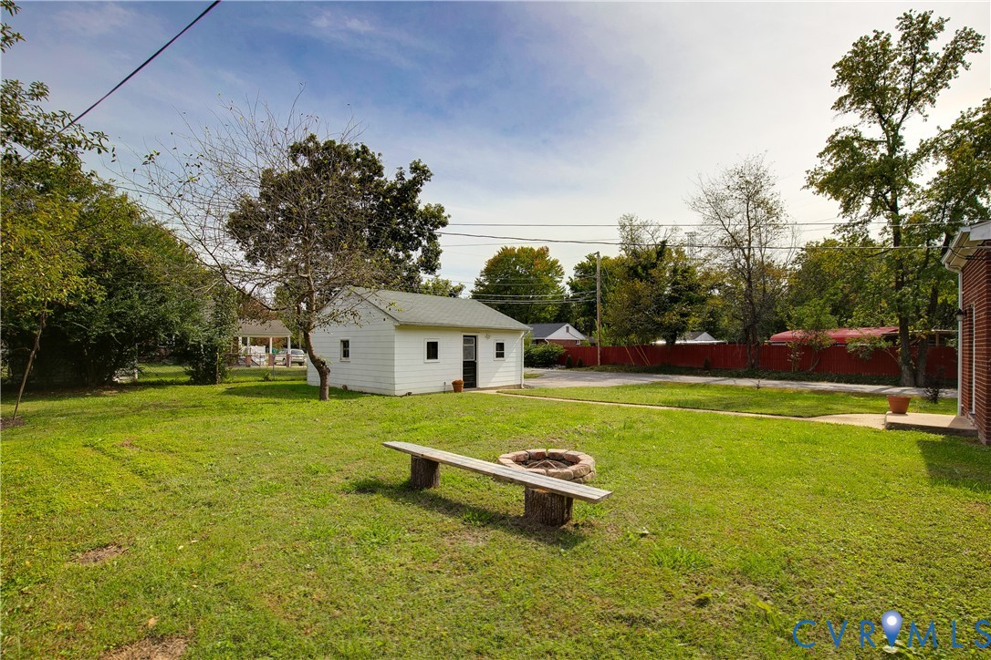 1355 Evergreen Ave