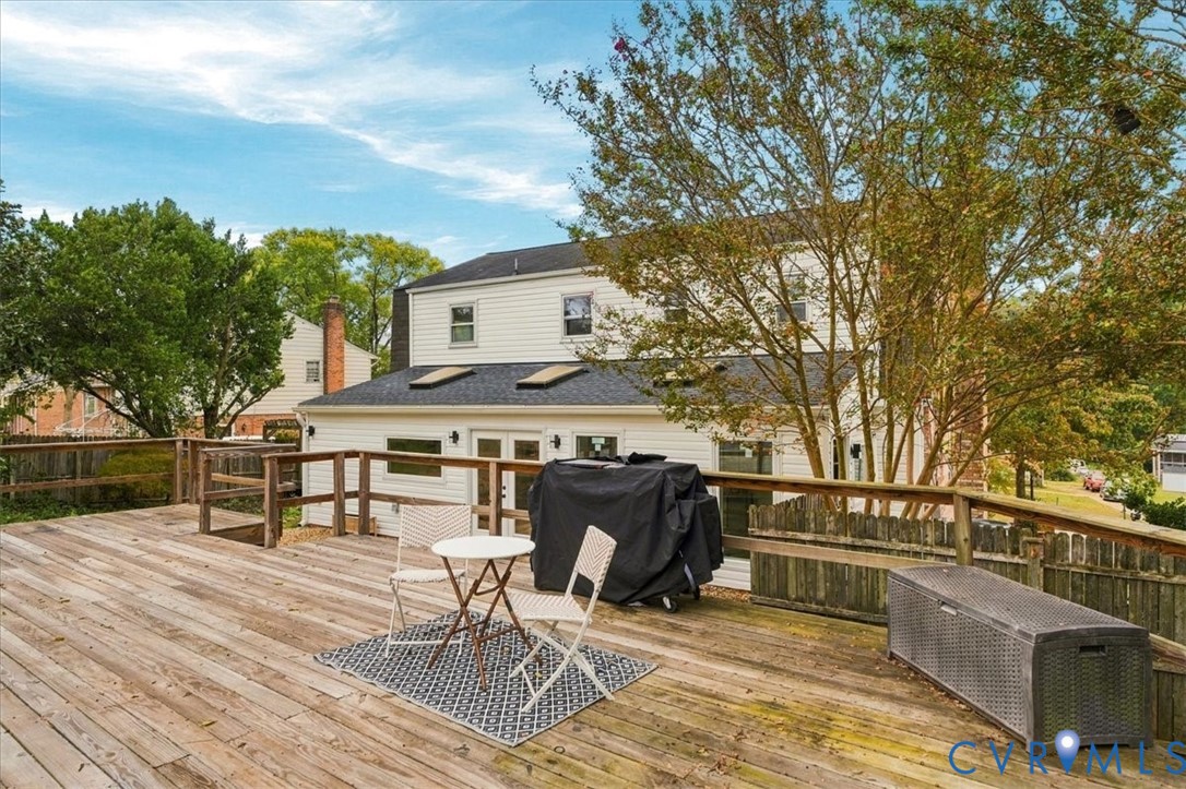 324 Flicker Dr