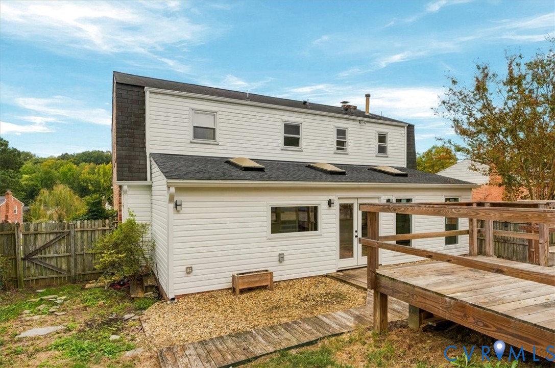 324 Flicker Dr