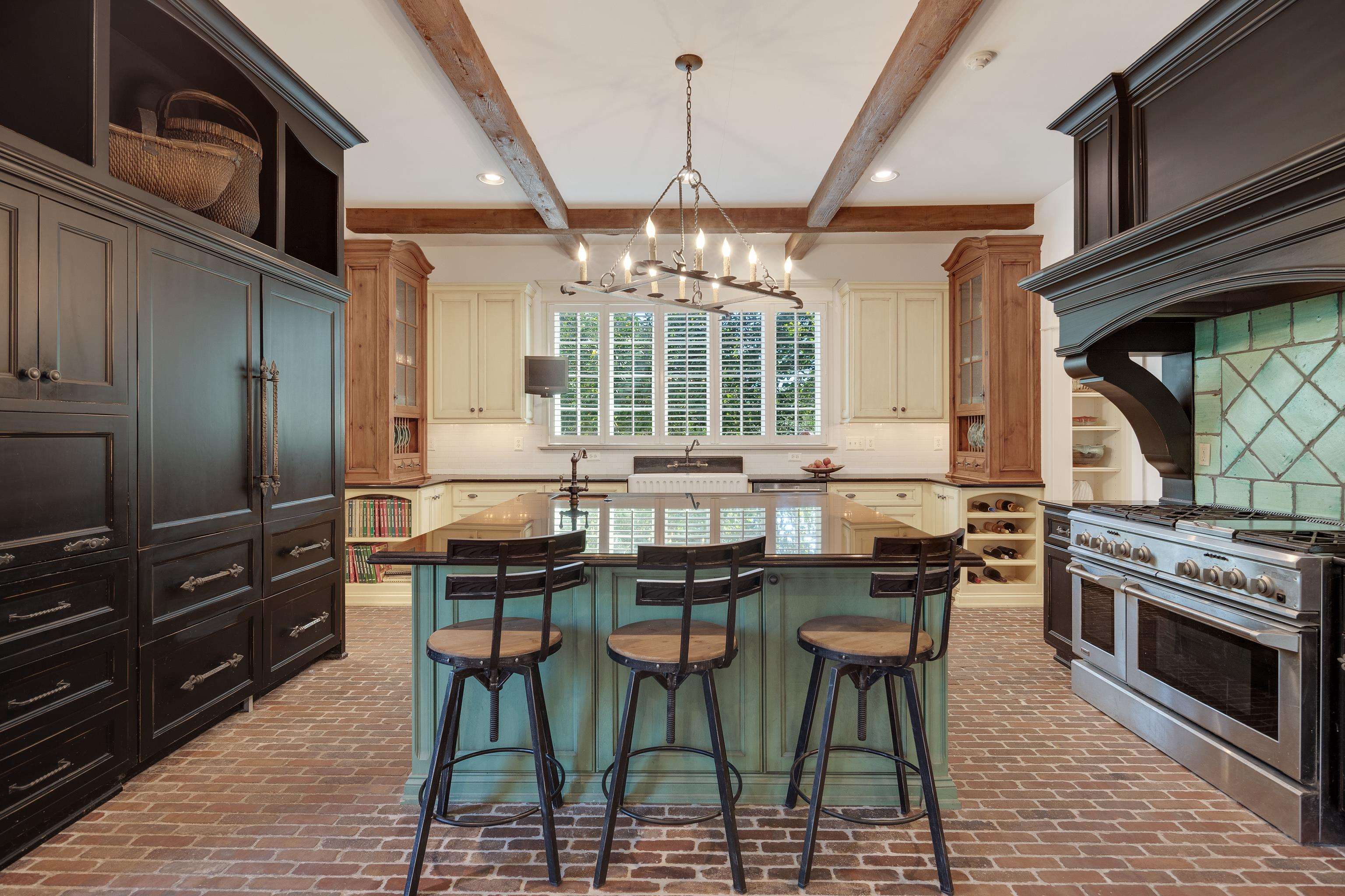 8436 ORCHARD HILL DR